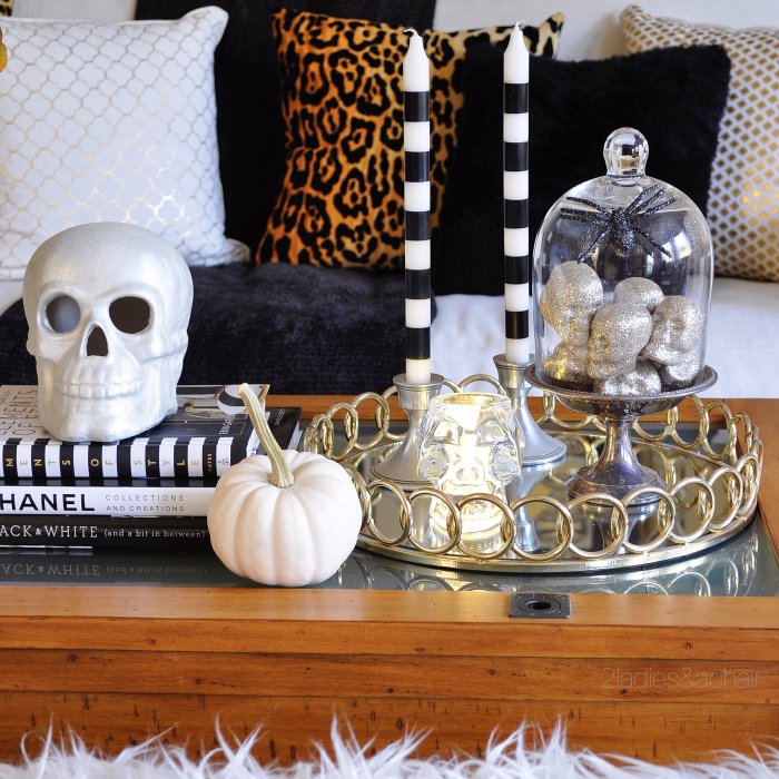 Halloween coffee table decor