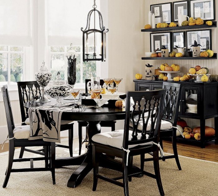 Dining table center decor