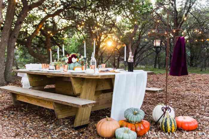 Outdoor picnic table decor ideas